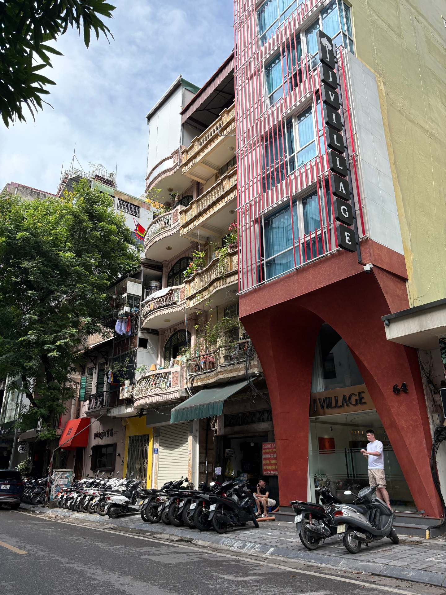 Khoảnh khắc tại J Village 1
